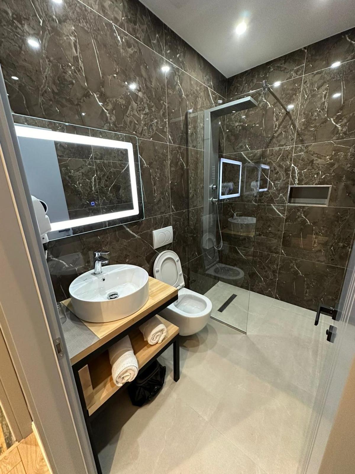 Hotel Europa Krujë 外观 照片