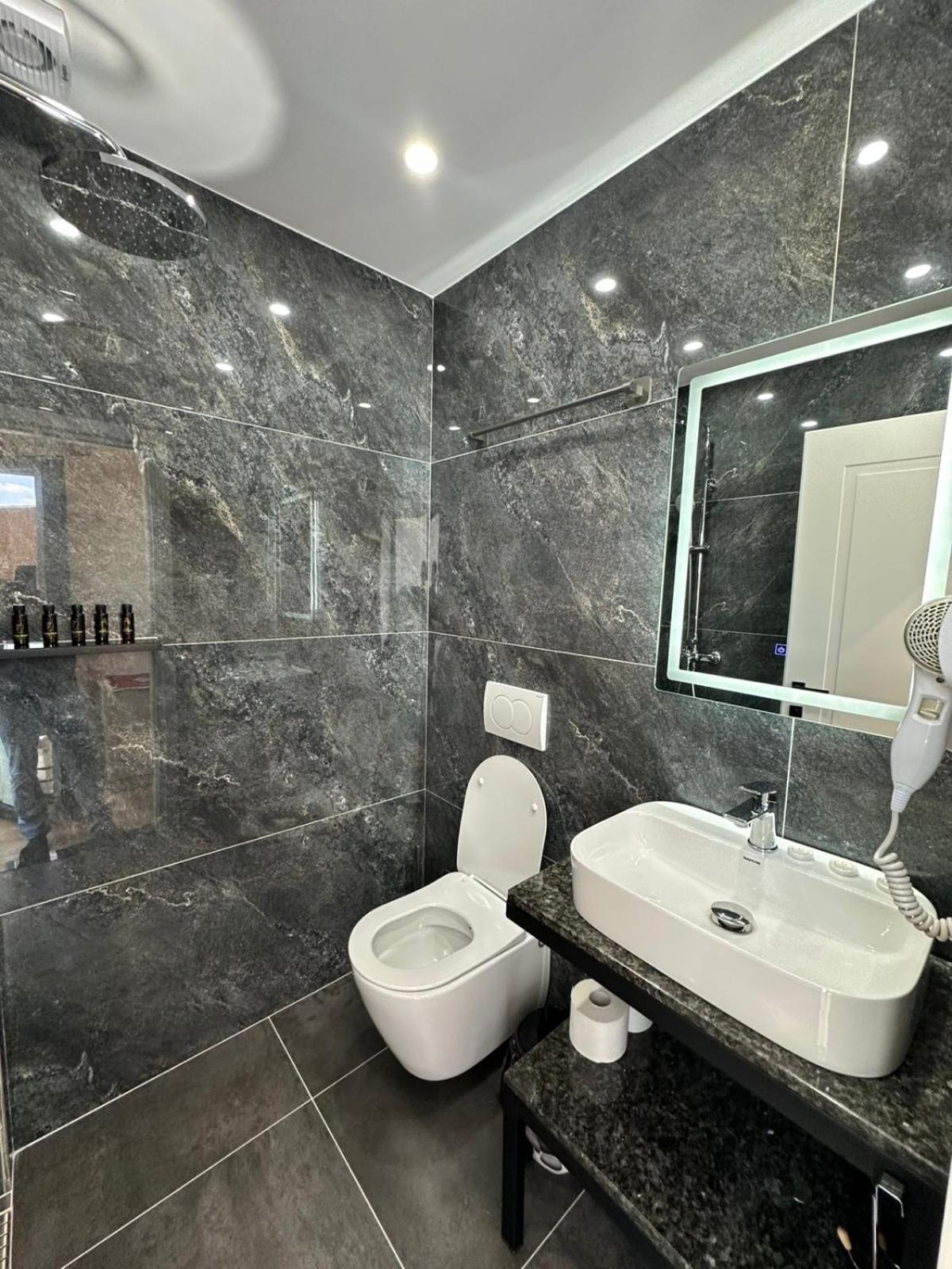 Hotel Europa Krujë 外观 照片
